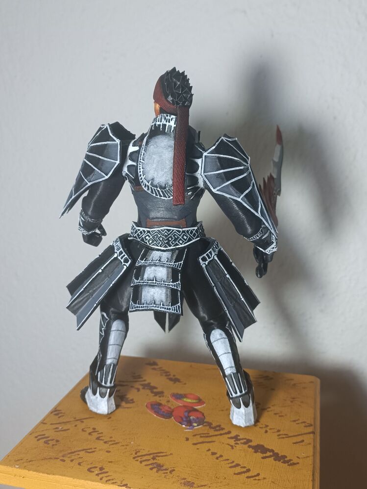 Siyah Çelik Zırh ( 20 cm )