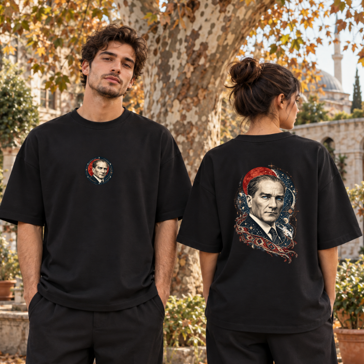 Yıldızlara Bakan | Atatürk Baskılı Oversize Tişört – 29 Ekim Özel Koleksiyon