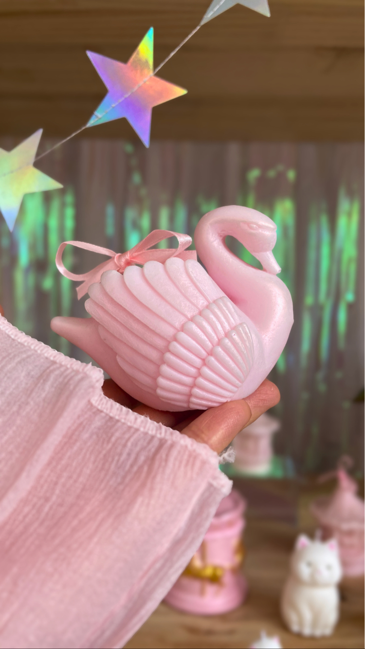 Pembe Kuğu mum