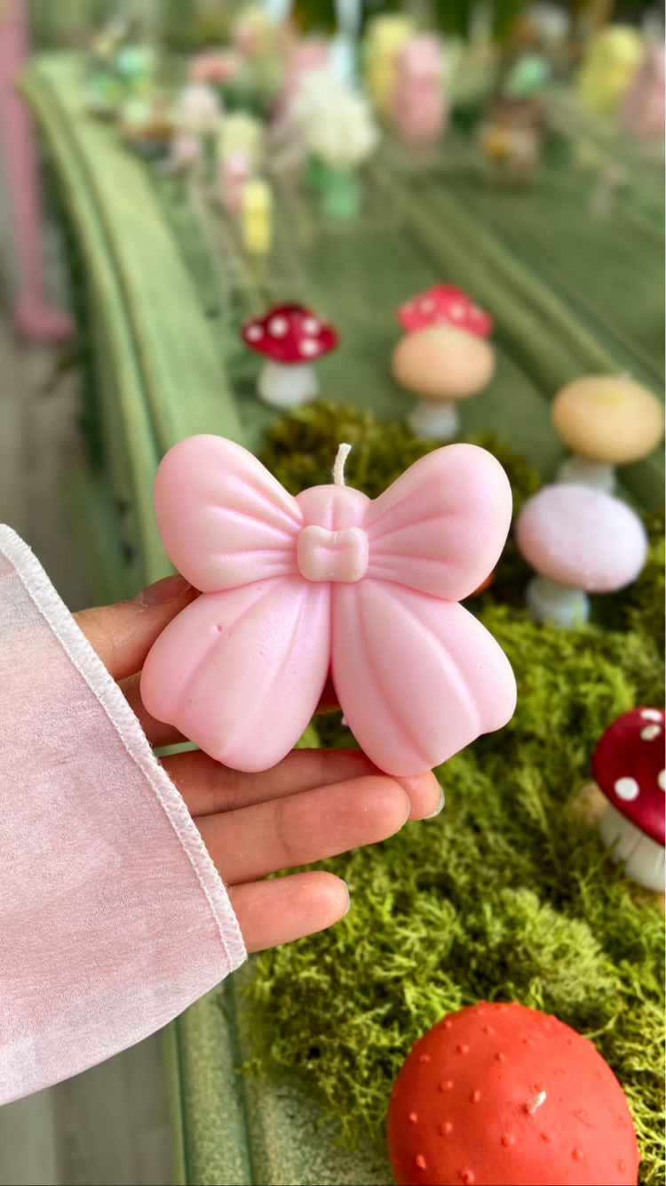 Pembe Kurdele Mum