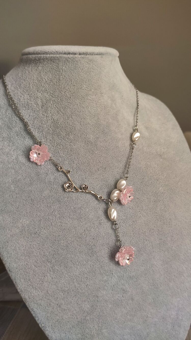 Sakura Y Kolye 