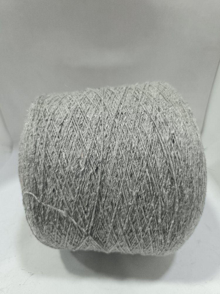 İtalya Üretimi %40 Merino-%20 Viskon-%20 Akrilik- %20 Polyamid İçerikli El Örgü İpi 300gr