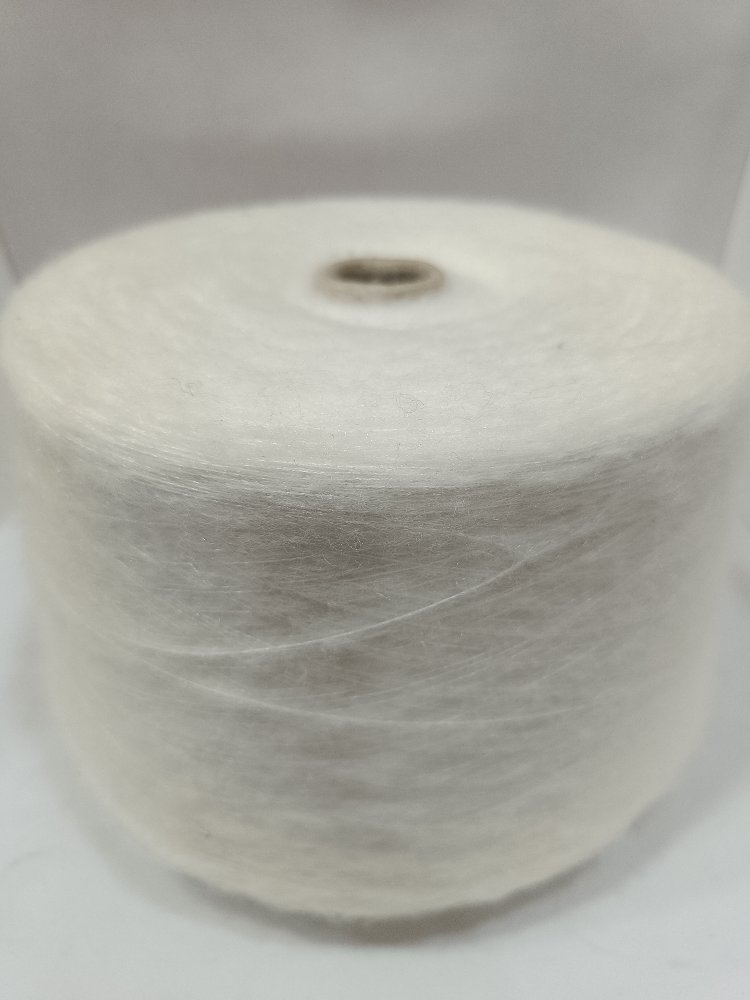 %12 Kid moher %15 Merino %12 Viskon %45 Polyamid %14 Polyester %2 Elastan 300gr