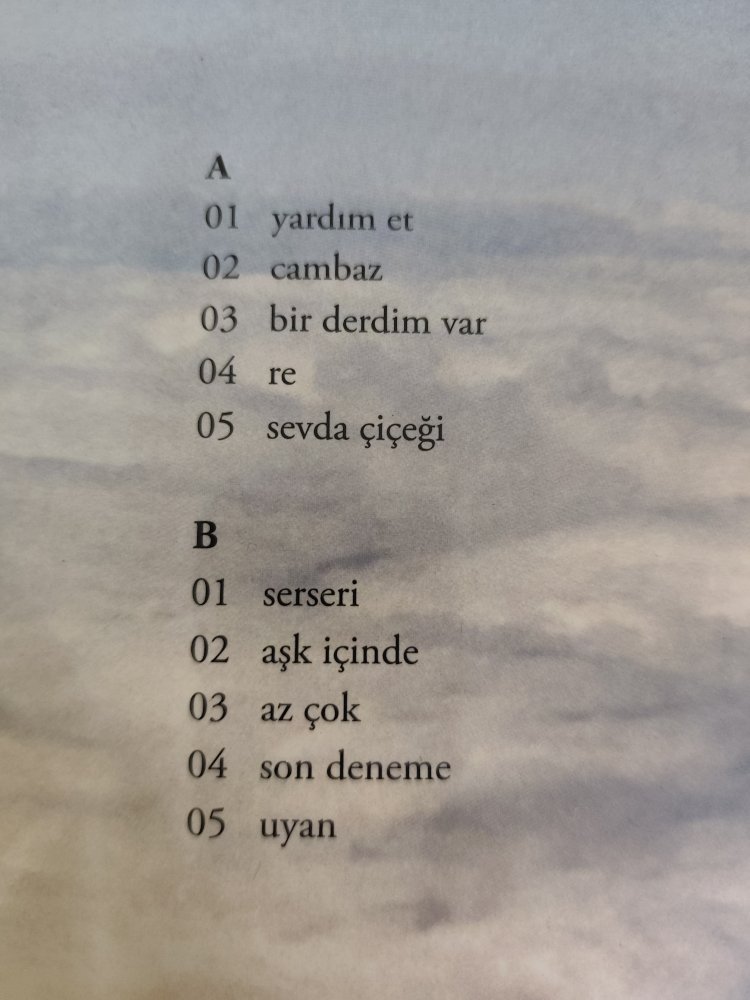 Mor ve Ötesi – Dünya Yalan Söylüyor