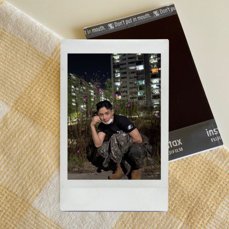 bts polaroid 