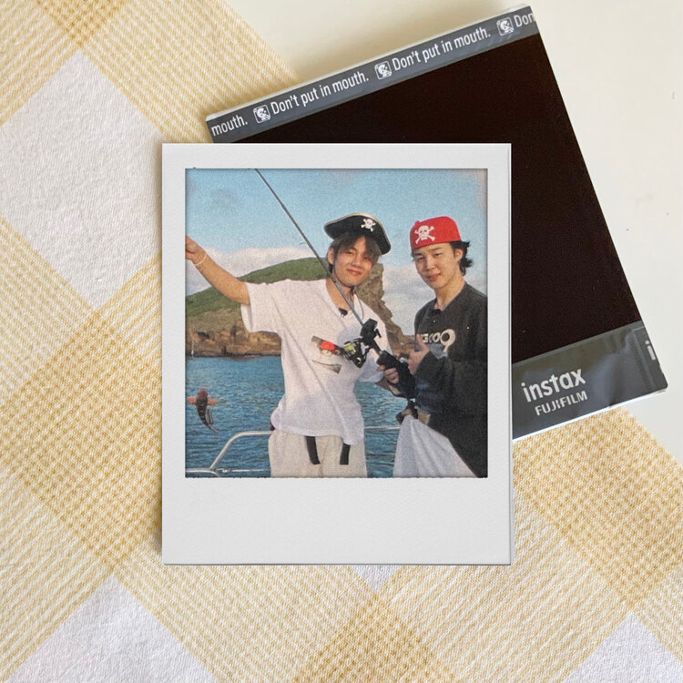 bts square polaroid