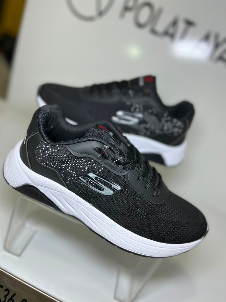 SKECHERS