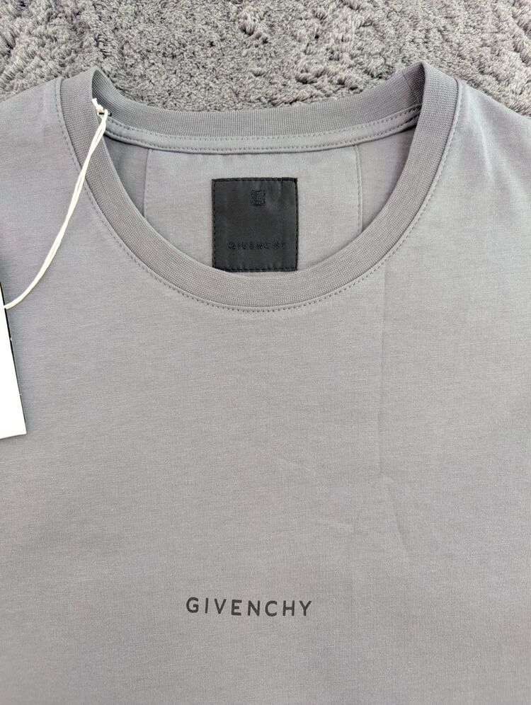 GıvenchyTshirt