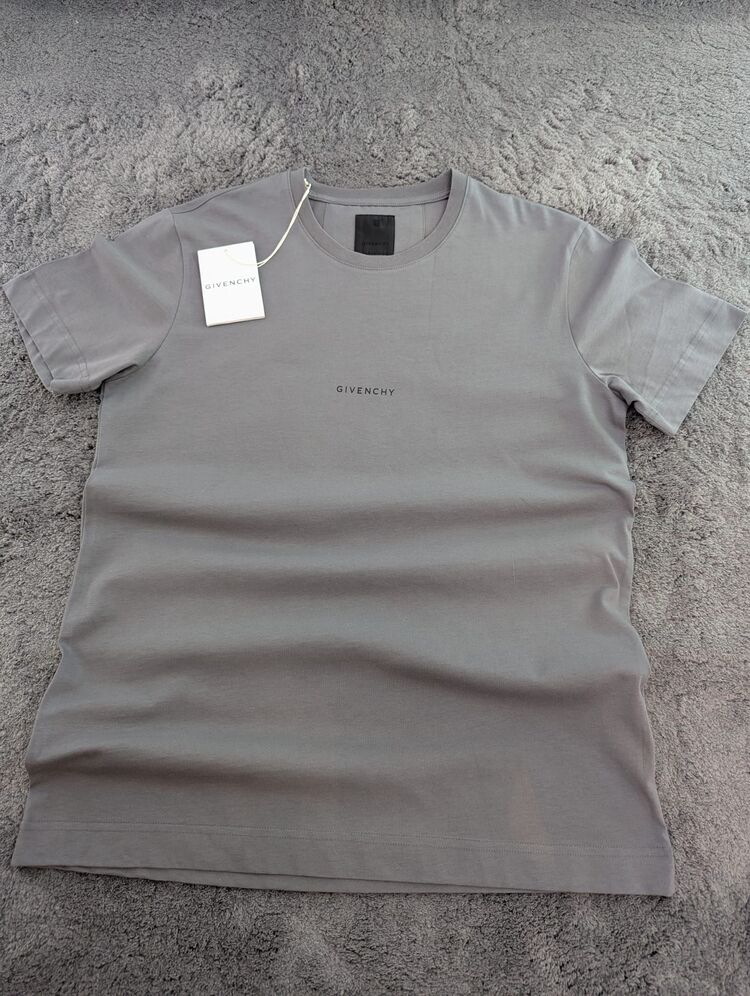 GıvenchyTshirt