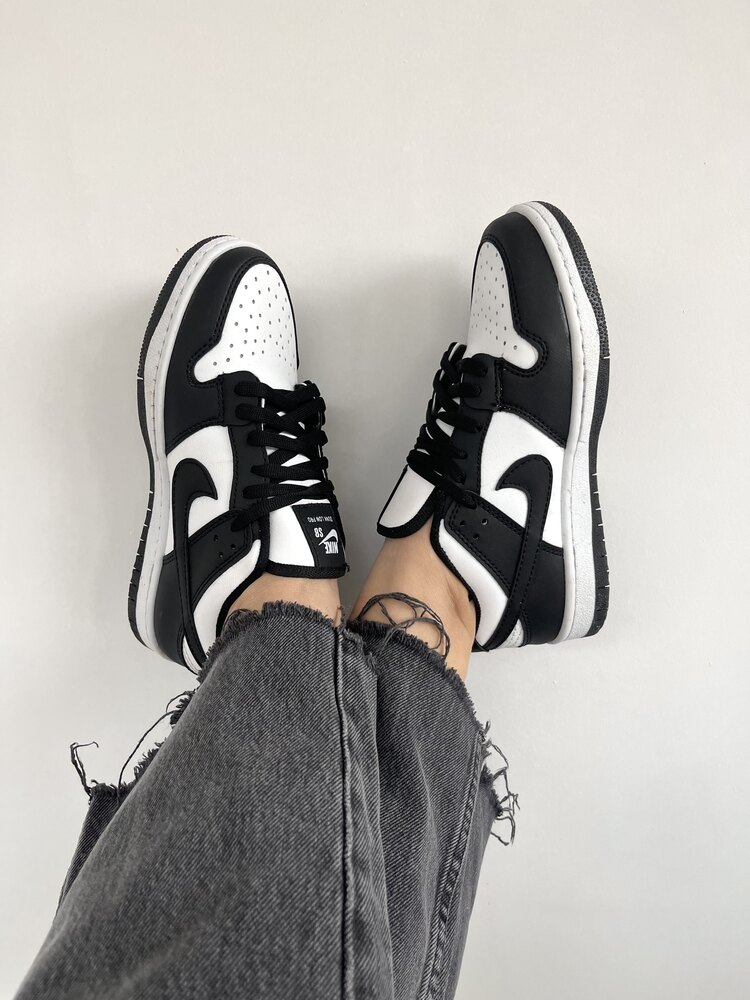 Dunk Low Panda