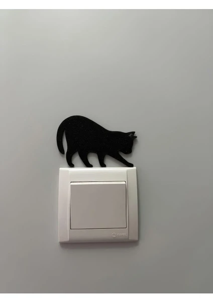 3D Baskı Yürüyen Kedi Priz Üstü Dekor – Pla Malzeme - Siyah