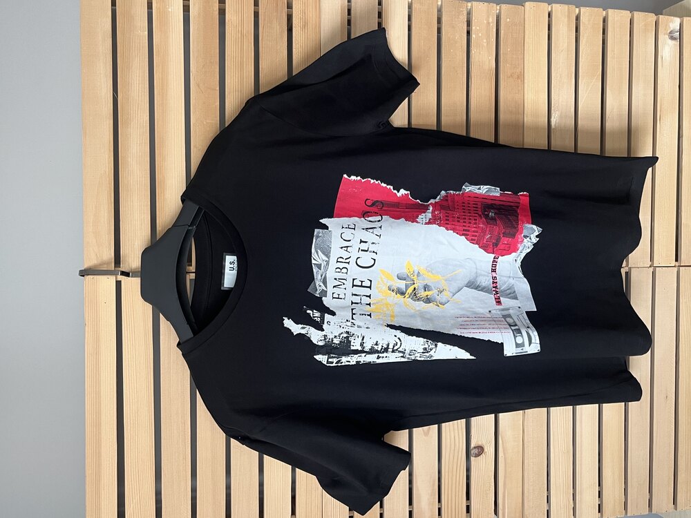 Baskılı siyah T-shirt