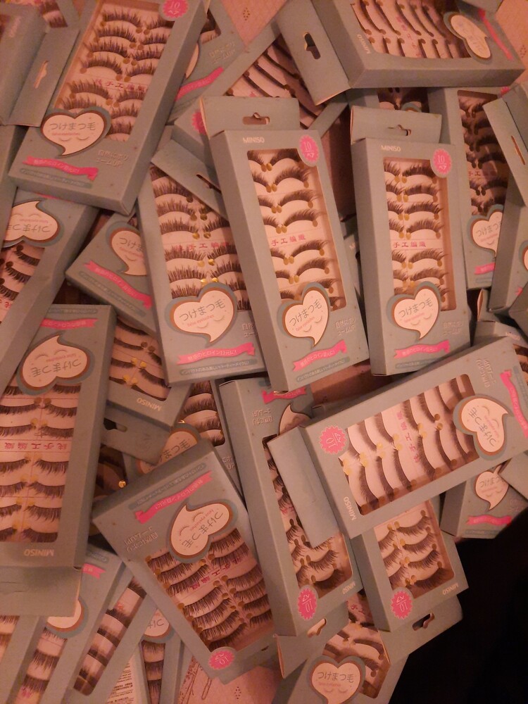 miniso takma kirpik 10lu kutuda