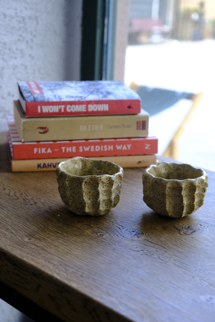 Stoneware benekli cup