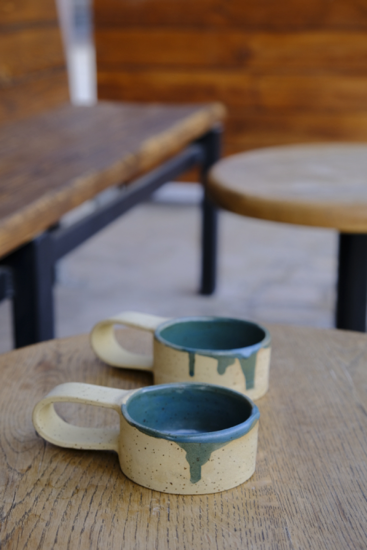 Benekli stoneware mug