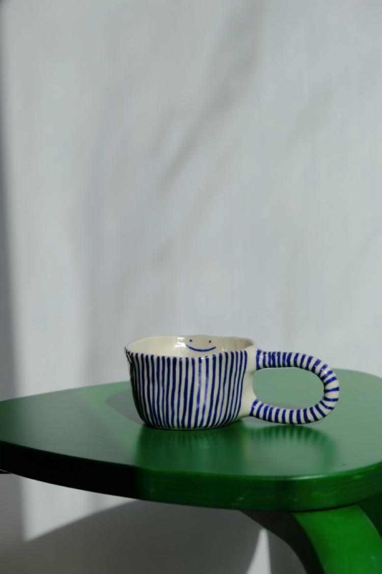 Mavi çizgili stoneware smile mug