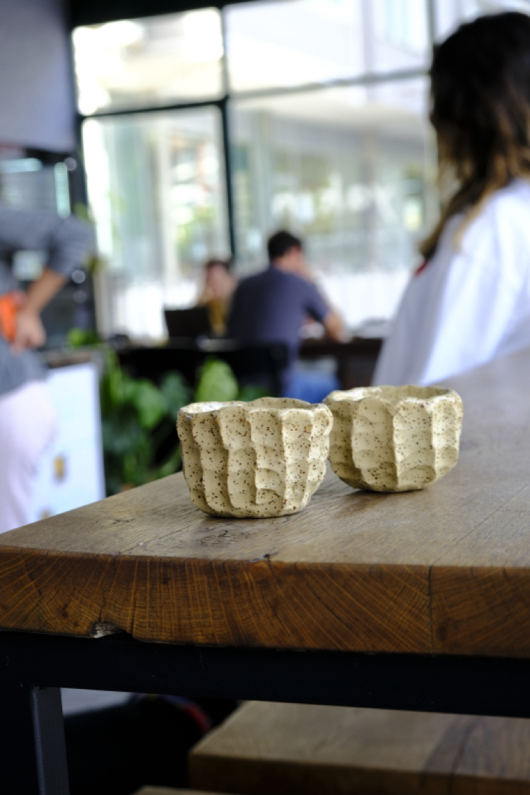 Stoneware benekli cup