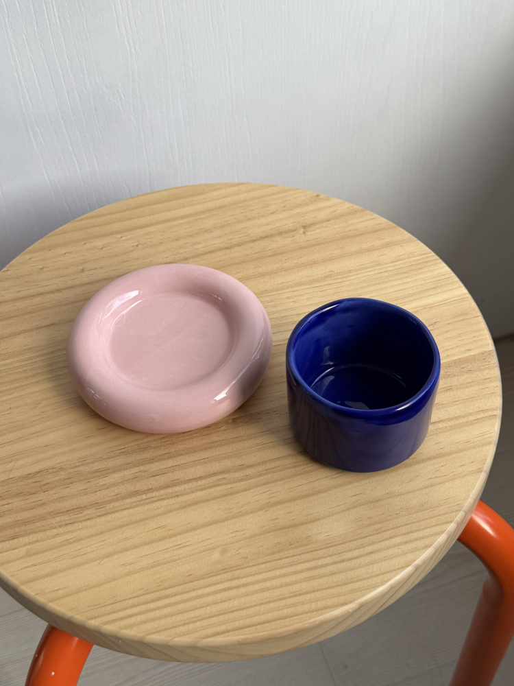 Pembe kobalt takım