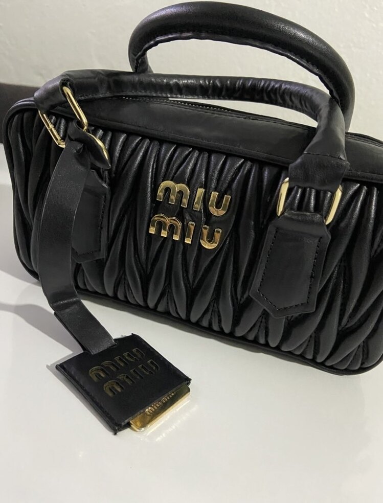 MIU MIU SİYAH ÇATA 