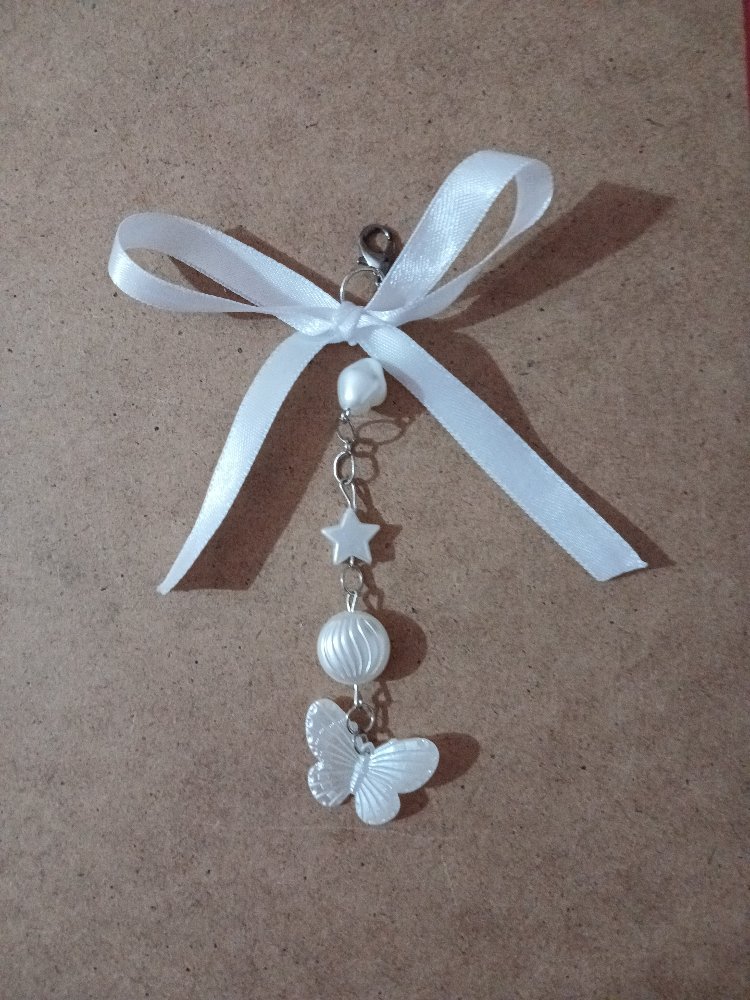 Beyaz Kelebek Charm