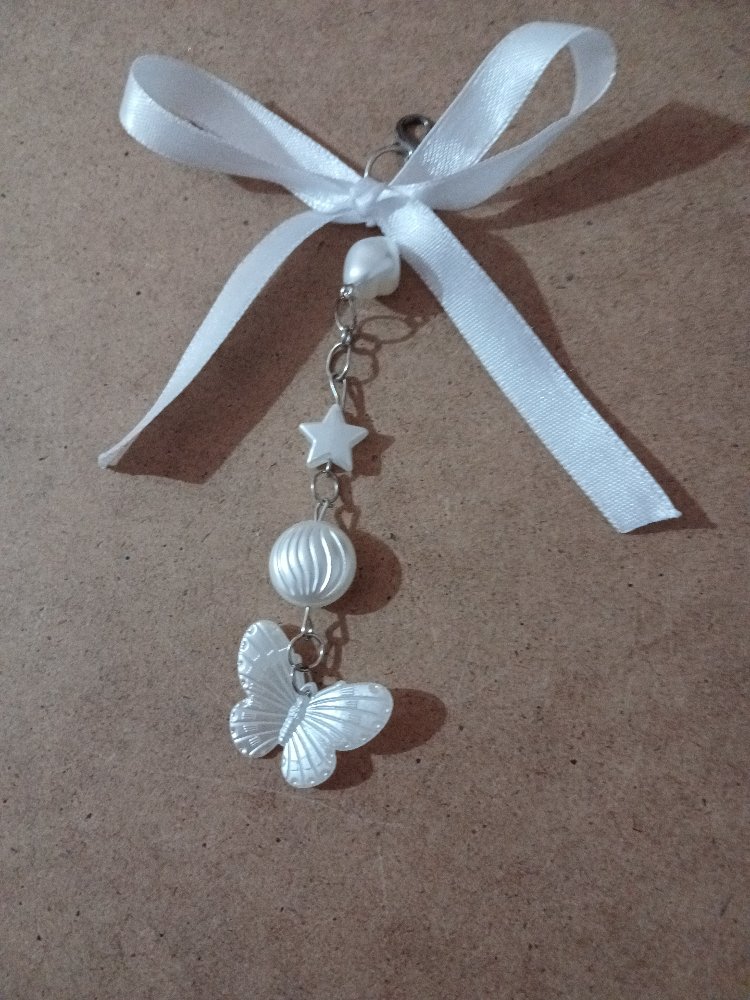 Beyaz Kelebek Charm