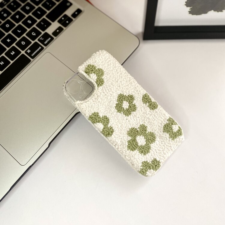 Punch İşlemeli Telefon Kılıfı