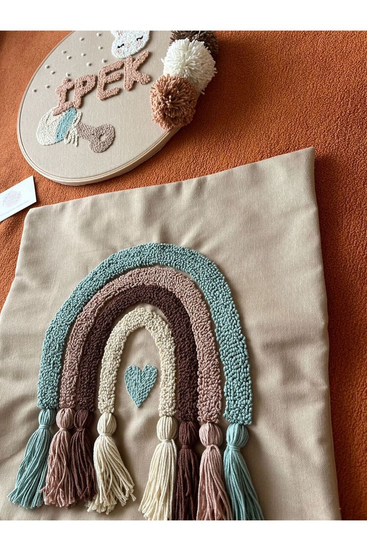 Işlemeli Isimli Kapı Süsü Ve Takı Yastığı Takımı,bebek Hediyelik (İÇ DOLGUSUZ)