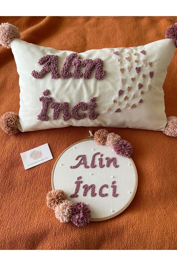 Punch Işlemeli Isimli Kapı Süsü Ve Takı Yastığı Takımı,bebek Hediyelik (İÇ DOLGUSUZ)