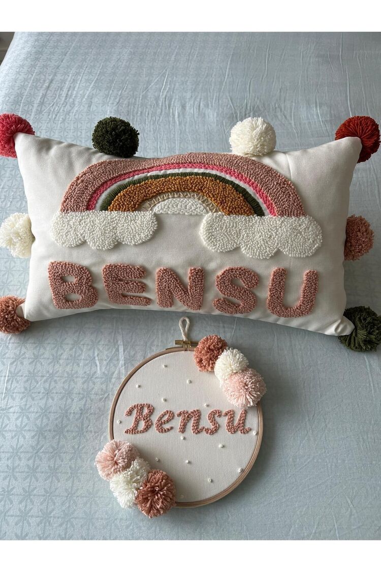 Işlemeli Isimli Kapı Süsü Ve Takı Yastığı Takımı Bebek Hediyelik İç Dolgusuz