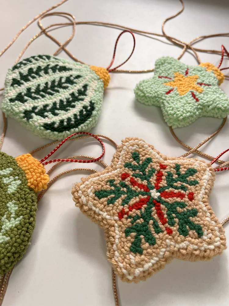 Floral desenli ve Boho tarzı Çift Taraflı Yılbaşı Ağaç Süsleri