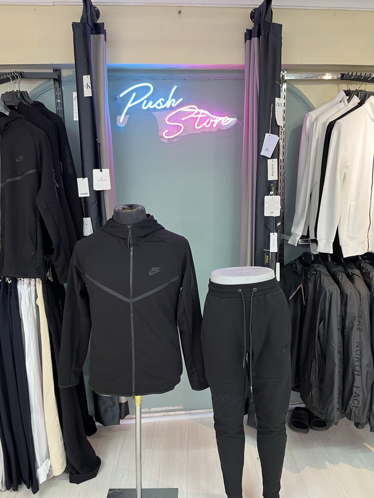 Nike Tech Siyah Kapusonlu Esorfman Takimi – Erkek Spor Giyim