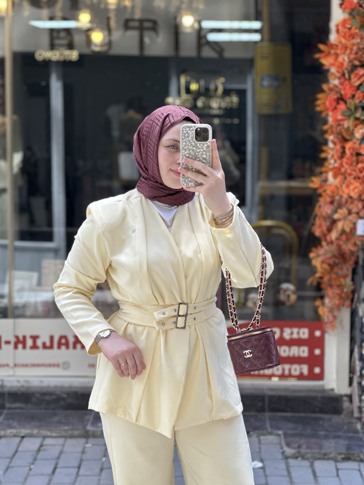 Kemerli Sarı Blazer Takım 