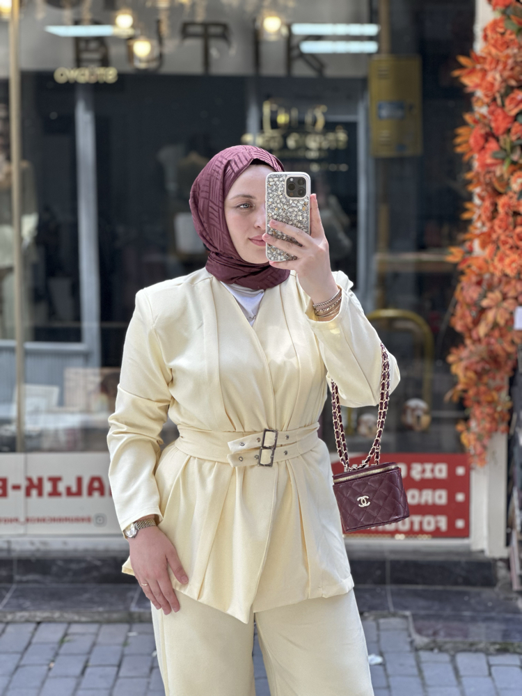 Kemerli Sarı Blazer Takım 