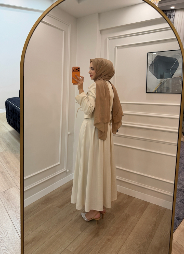 YAKA DETAYLI ETEKLİ TAKIM