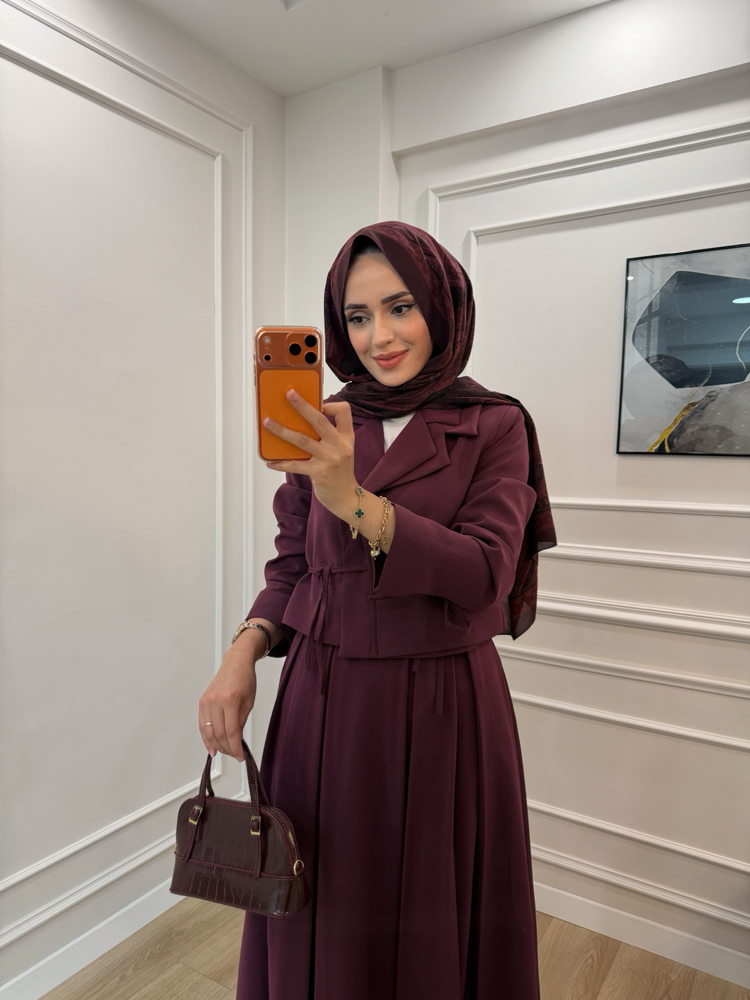 YAKA DETAYLI ETEKLİ TAKIM