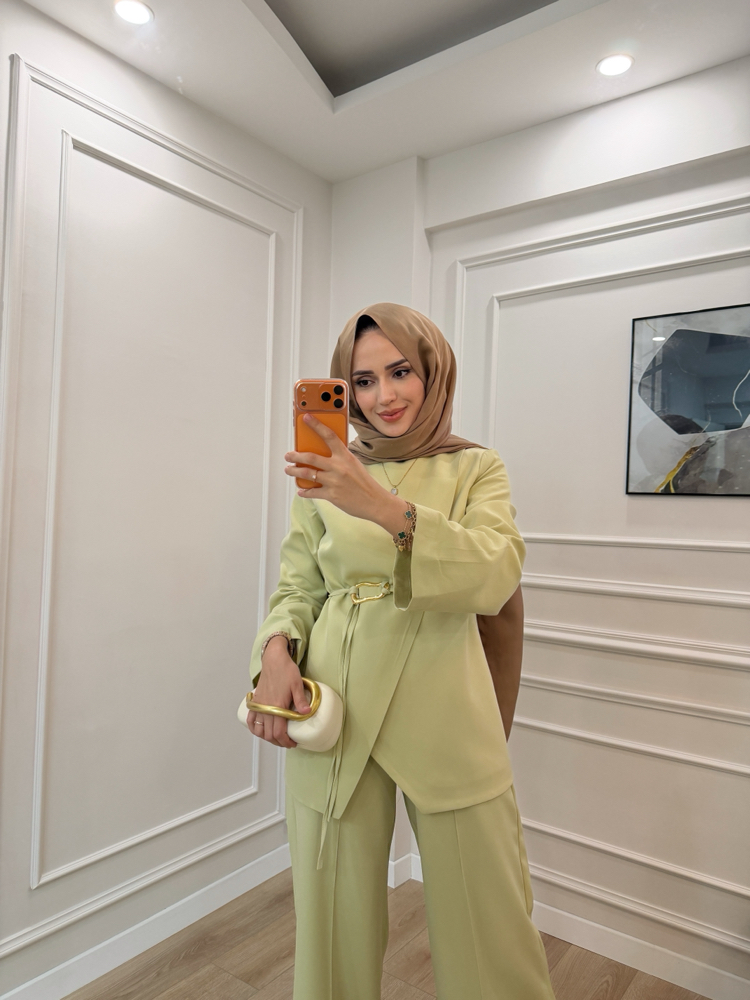 Çapraz Ön Detaylı Pantolonlu Takım