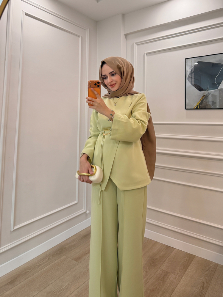 Çapraz Ön Detaylı Pantolonlu Takım