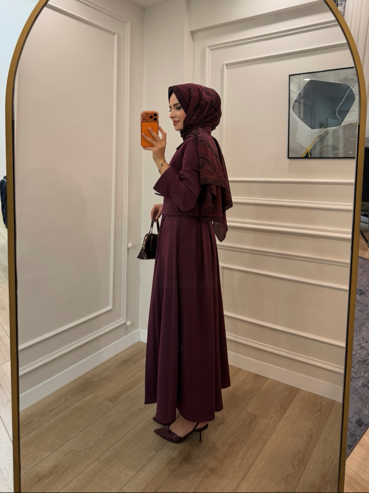YAKA DETAYLI ETEKLİ TAKIM