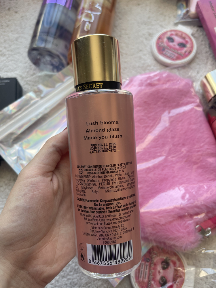vs bodymist velvet petals