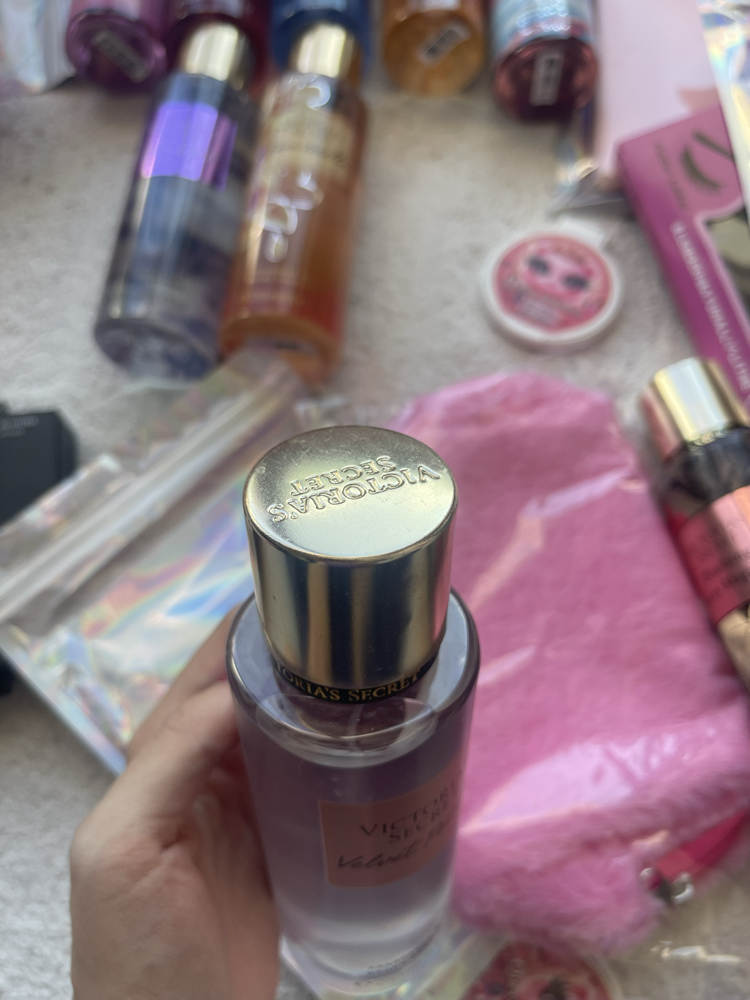 vs bodymist velvet petals