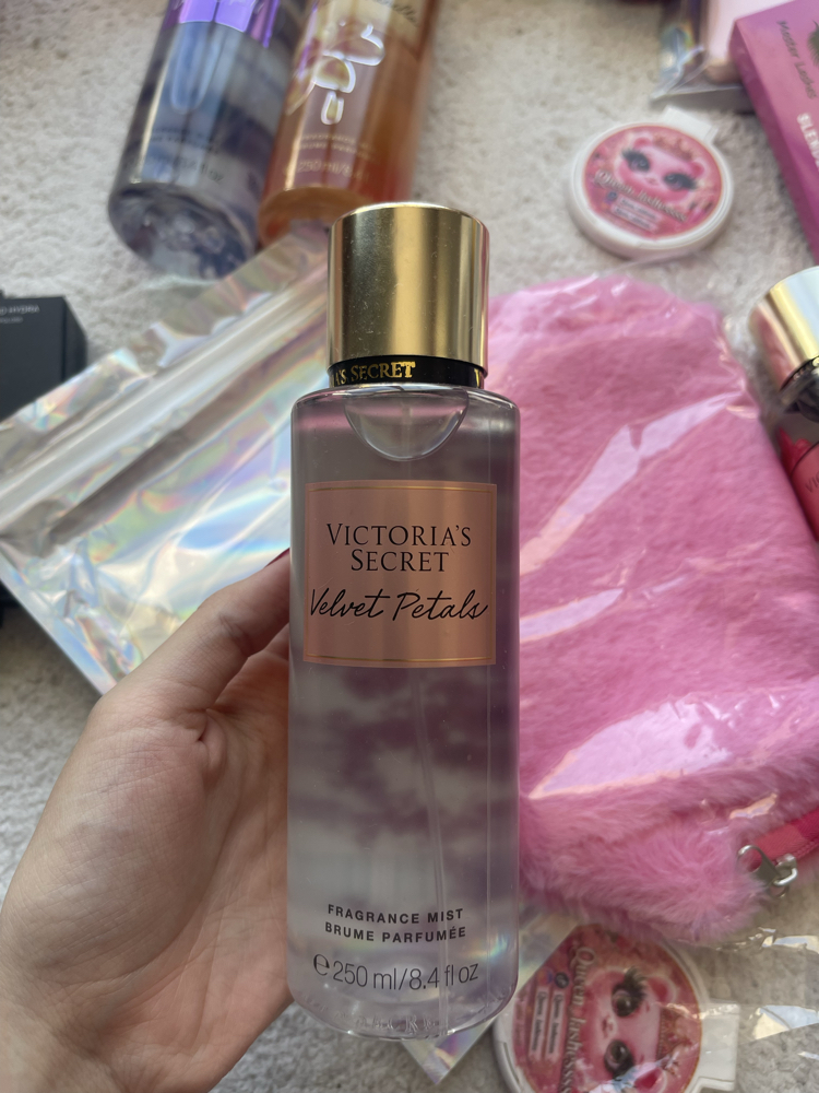 vs bodymist velvet petals