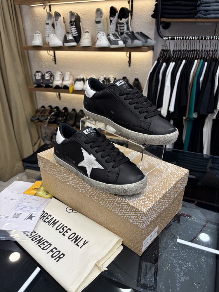 Golden Goose sneakers 