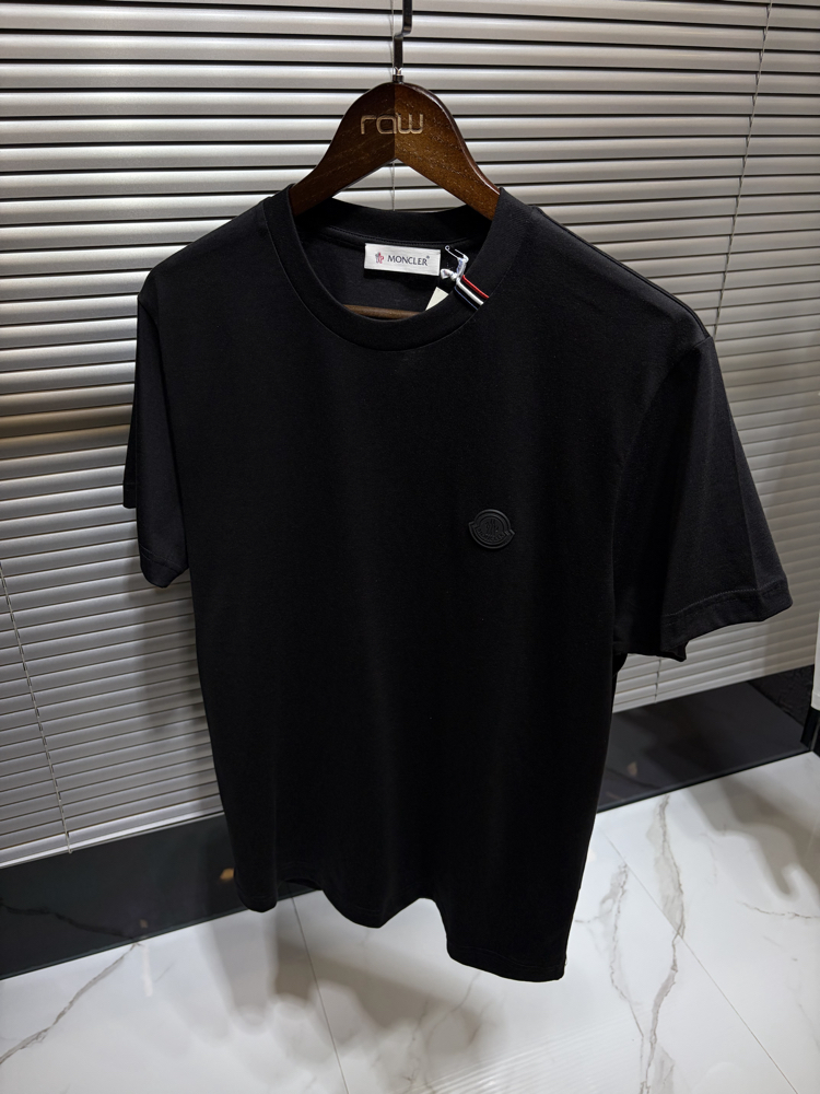 Moncler tshirt