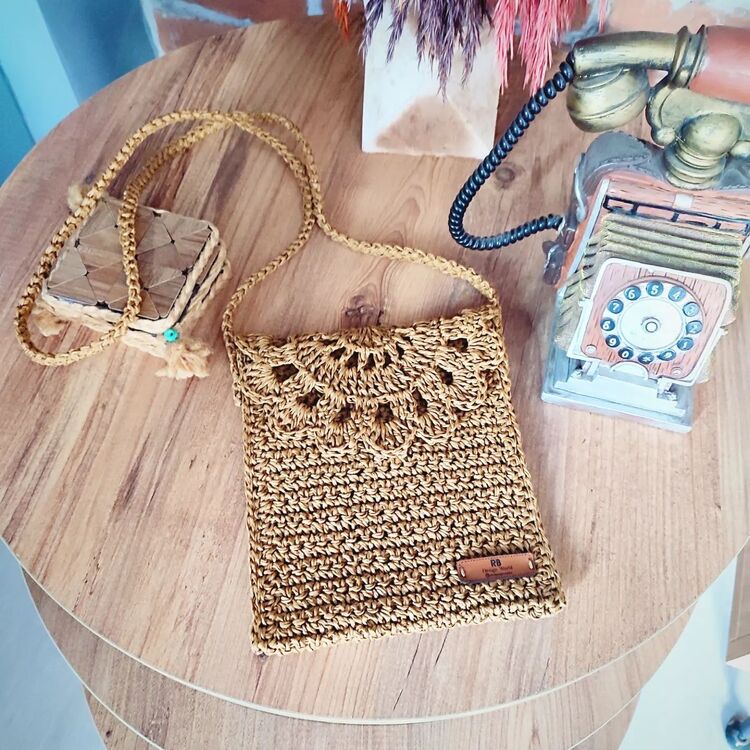 Kağıt İp Kapaklı Mini Çanta