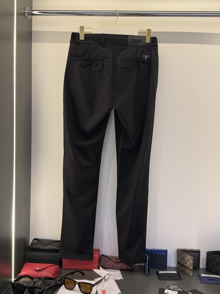 BOSS KETEN GÖMLEK PRADA JOGGER KOMBİN
