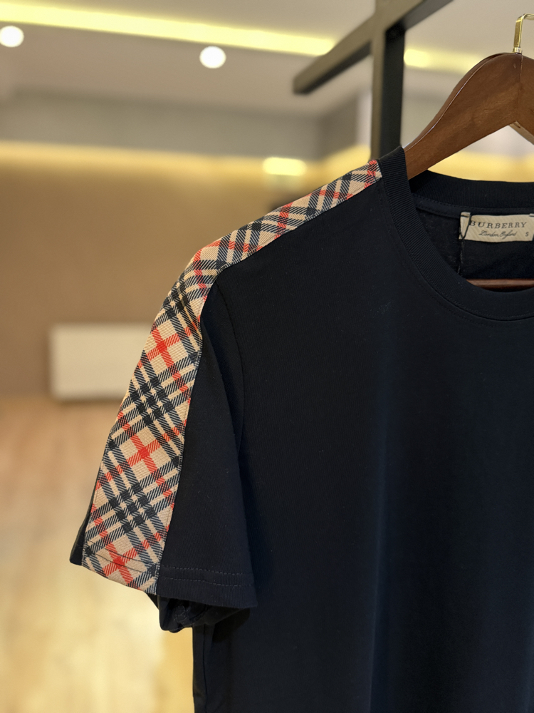 BURBERRY TSHIRT PREMIUM YENİ SEZON sıyah 