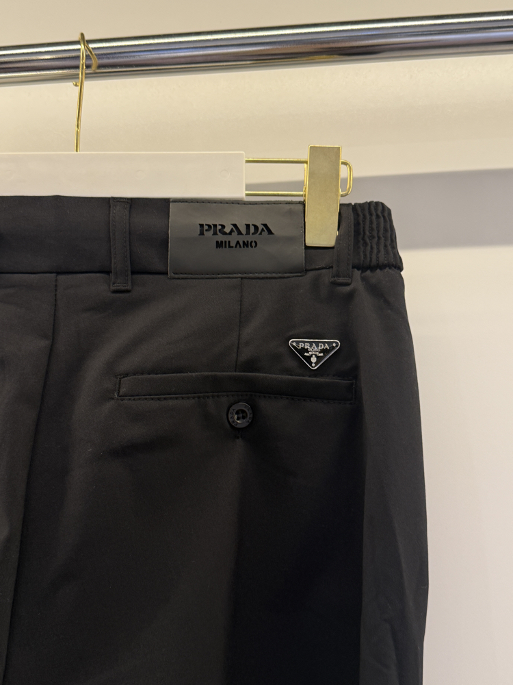 BOSS KETEN GÖMLEK PRADA JOGGER KOMBİN