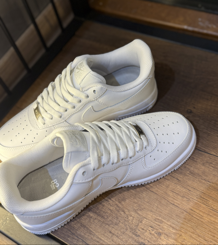 NIKE AIRFORCE ITHAL