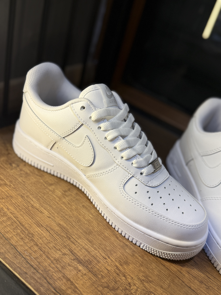 NIKE AIRFORCE ITHAL