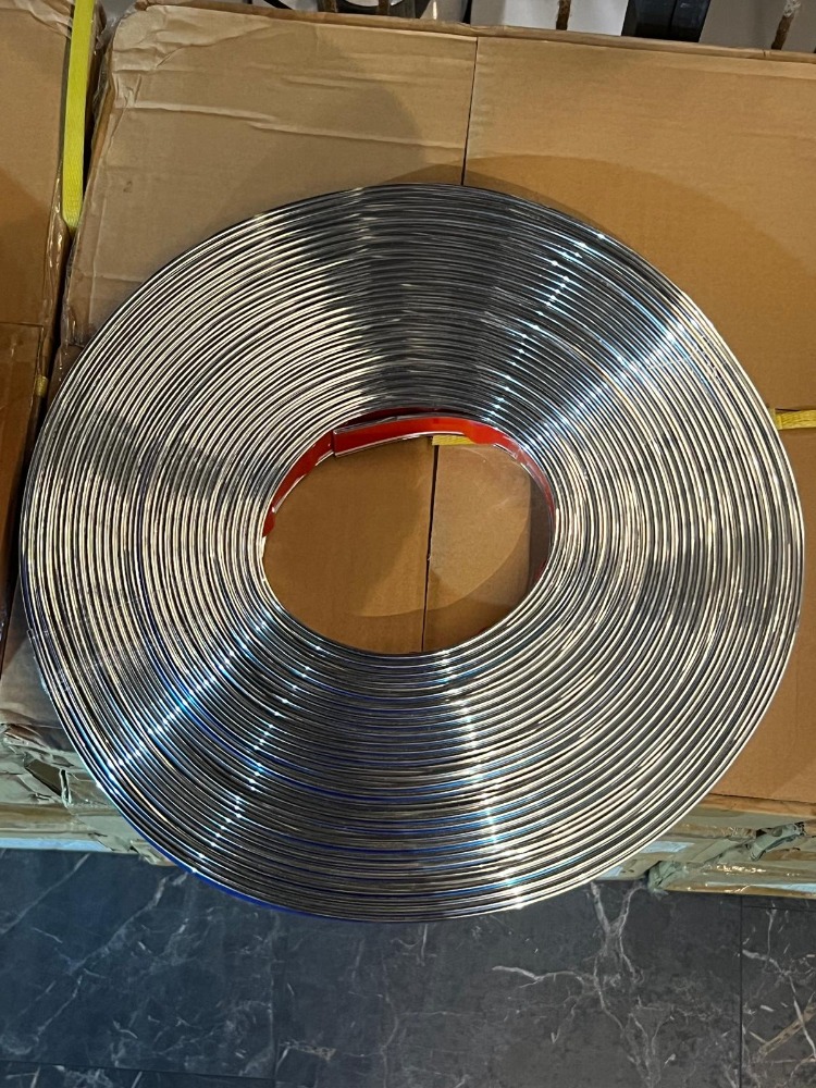 Gümüş PVC Ayna Çerçevesi – Esnek Dekoratif Kenar Profili